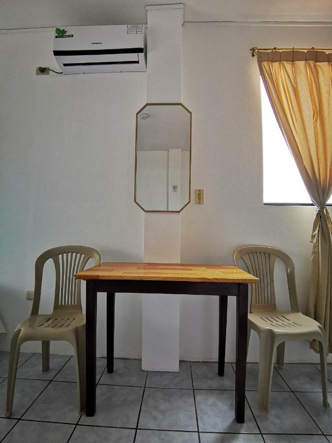 Hostal La Isla Del Descanso Пуэрто-Вильямиль Экстерьер фото